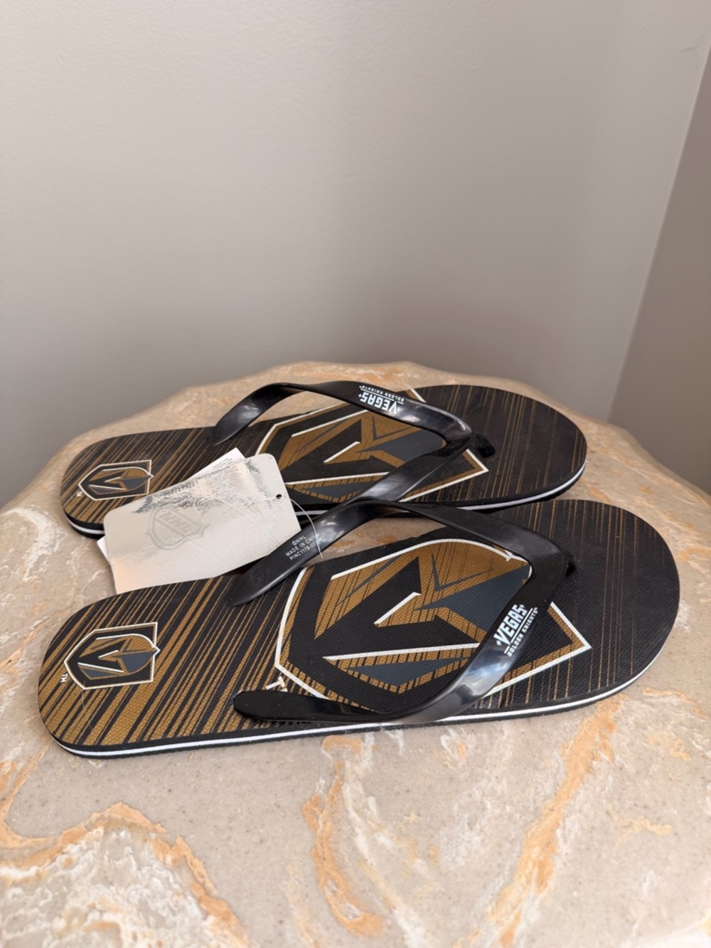 NHL Vegas Golden Knights XL Black & Gold Graphic Flip Flops NEW